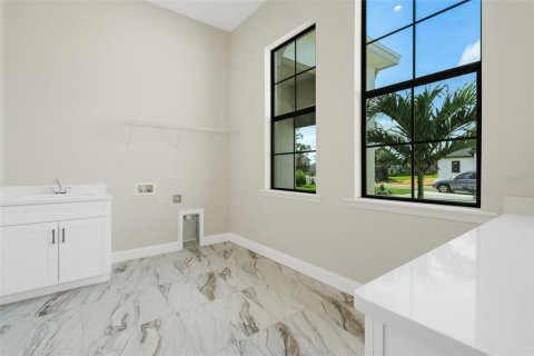 House in Lakeland, Florida 4 bedrooms, 243.68 sq.m. № 1680963 - photo 27