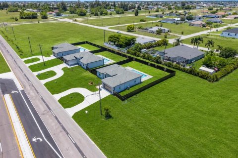 Villa ou maison à vendre à Cape Coral, Floride: 3 chambres, 126.16 m2 № 2204523 - photo 20