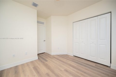 Townhouse in URBANA in Doral, Florida 3 bedrooms, 173.36 sq.m. № 1889354 - photo 12