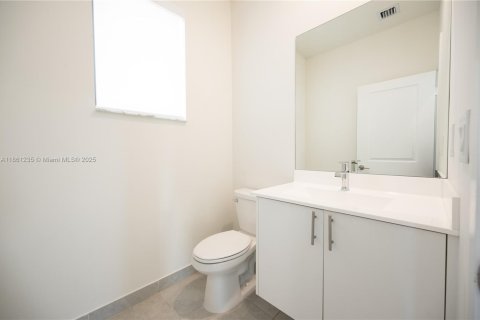 Townhouse in URBANA in Doral, Florida 3 bedrooms, 173.36 sq.m. № 1889354 - photo 9