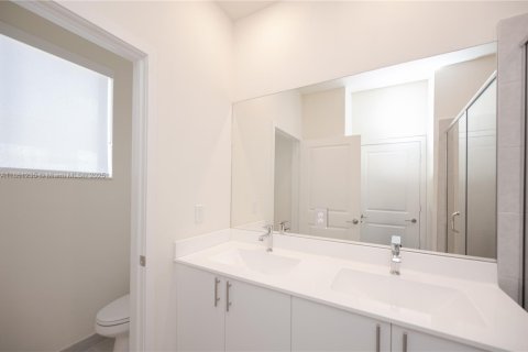 Townhouse in URBANA in Doral, Florida 3 bedrooms, 173.36 sq.m. № 1889354 - photo 19
