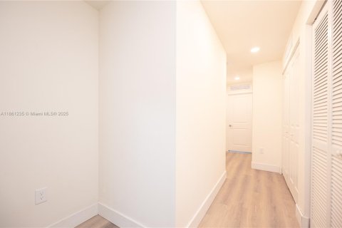 Townhouse in URBANA in Doral, Florida 3 bedrooms, 173.36 sq.m. № 1889354 - photo 22