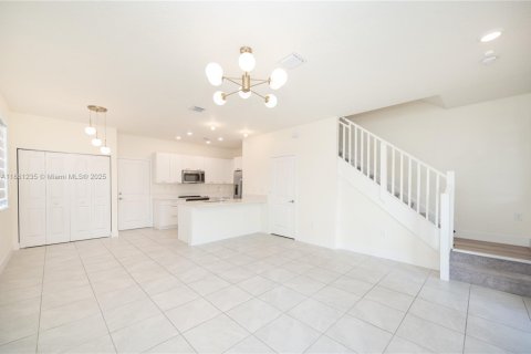 Townhouse in URBANA in Doral, Florida 3 bedrooms, 173.36 sq.m. № 1889354 - photo 27
