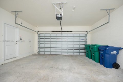 Townhouse in URBANA in Doral, Florida 3 bedrooms, 173.36 sq.m. № 1889354 - photo 23