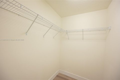 Townhouse in URBANA in Doral, Florida 3 bedrooms, 173.36 sq.m. № 1889354 - photo 20