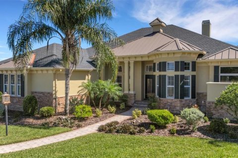 House in Lakeland, Florida 6 bedrooms, 482.44 sq.m. № 2419308 - photo 3