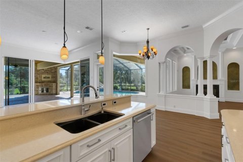 House in Lakeland, Florida 6 bedrooms, 482.44 sq.m. № 2419308 - photo 14