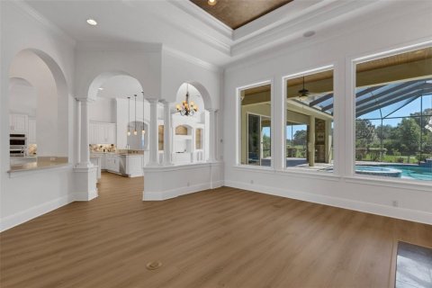 House in Lakeland, Florida 6 bedrooms, 482.44 sq.m. № 2419308 - photo 11