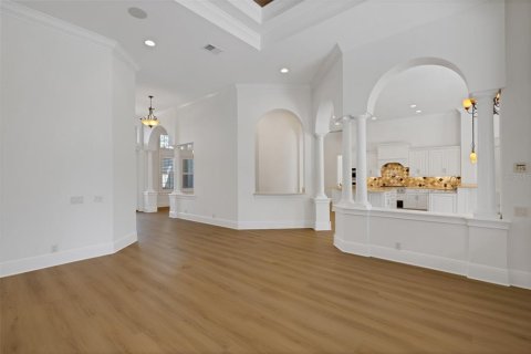 House in Lakeland, Florida 6 bedrooms, 482.44 sq.m. № 2419308 - photo 10