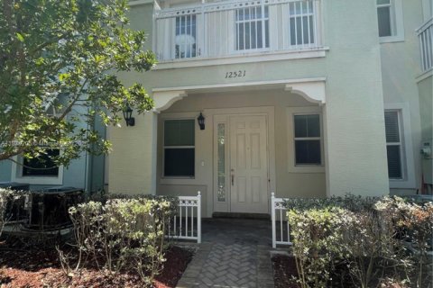 Touwnhouse à louer à Sunrise, Floride: 3 chambres, 144.09 m2 № 1895573 - photo 2