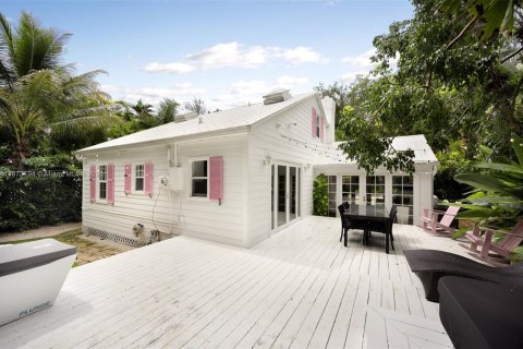 House in Miami, Florida 2 bedrooms, 148.46 sq.m. № 1923012 - photo 23