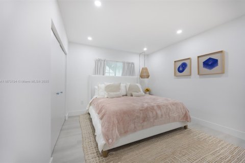 House in Miami, Florida 2 bedrooms, 148.46 sq.m. № 1923012 - photo 10