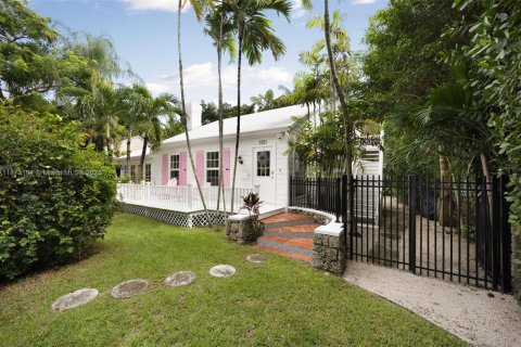House in Miami, Florida 2 bedrooms, 148.46 sq.m. № 1923012 - photo 2