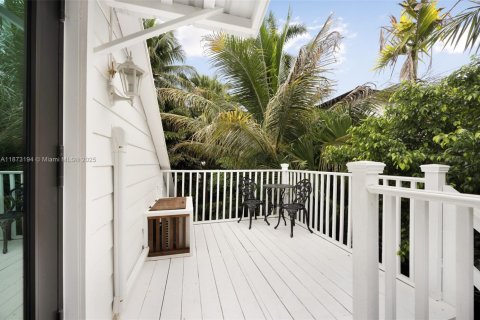 House in Miami, Florida 2 bedrooms, 148.46 sq.m. № 1923012 - photo 20