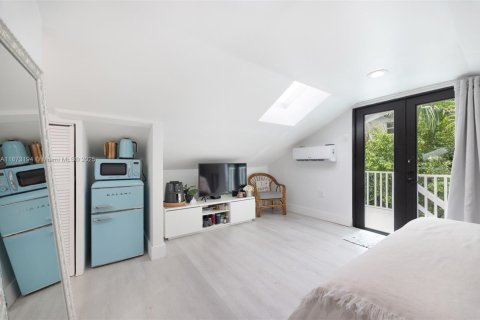 House in Miami, Florida 2 bedrooms, 148.46 sq.m. № 1923012 - photo 18