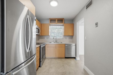 Copropriété à louer à Pembroke Pines, Floride: 2 chambres, 102.19 m2 № 2181326 - photo 11
