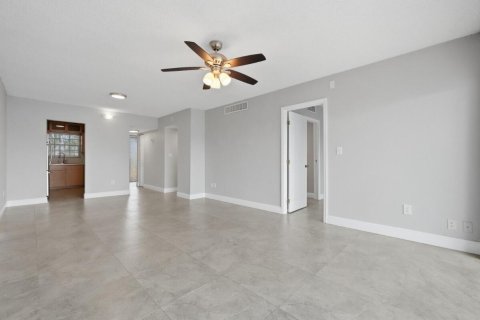 Copropriété à louer à Pembroke Pines, Floride: 2 chambres, 102.19 m2 № 2181326 - photo 9