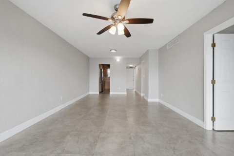 Copropriété à louer à Pembroke Pines, Floride: 2 chambres, 102.19 m2 № 2181326 - photo 8