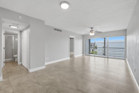 Copropriété à louer à Pembroke Pines, Floride: 2 chambres, 102.19 m2 № 2181326 - photo 18