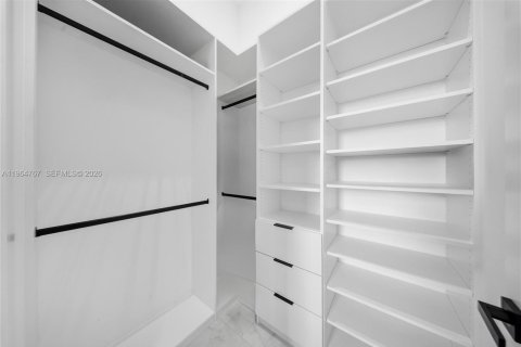 Casa en venta en Cape Coral, Florida, 4 dormitorios, 301.1 m2 № 2026075 - foto 29