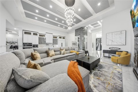 Casa en venta en Cape Coral, Florida, 4 dormitorios, 301.1 m2 № 2026075 - foto 5