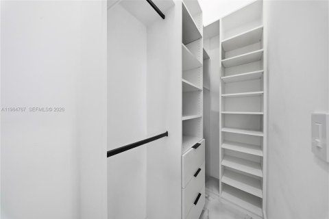 Casa en venta en Cape Coral, Florida, 4 dormitorios, 301.1 m2 № 2026075 - foto 28