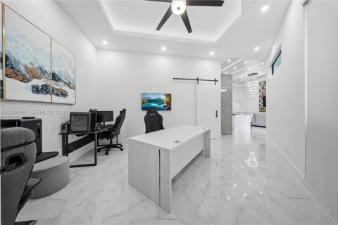 Casa en venta en Cape Coral, Florida, 4 dormitorios, 301.1 m2 № 2026075 - foto 17