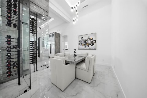 Casa en venta en Cape Coral, Florida, 4 dormitorios, 301.1 m2 № 2026075 - foto 4