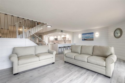 Condominio en venta en New Smyrna Beach, Florida, 4 dormitorios, 190.45 m2 № 1530238 - foto 13
