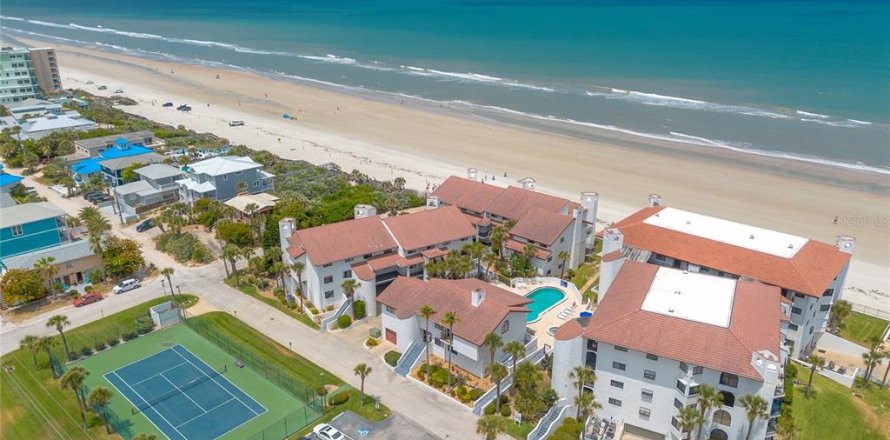Condominio en New Smyrna Beach, Florida, 4 dormitorios  № 1530238