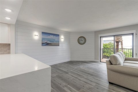 Condominio en venta en New Smyrna Beach, Florida, 4 dormitorios, 190.45 m2 № 1530238 - foto 19