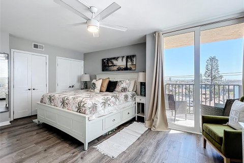 Condominio en venta en Madeira Beach, Florida, 2 dormitorios, 131.46 m2 № 1761421 - foto 14