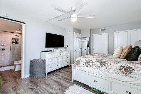 Condominio en venta en Madeira Beach, Florida, 2 dormitorios, 131.46 m2 № 1761421 - foto 16