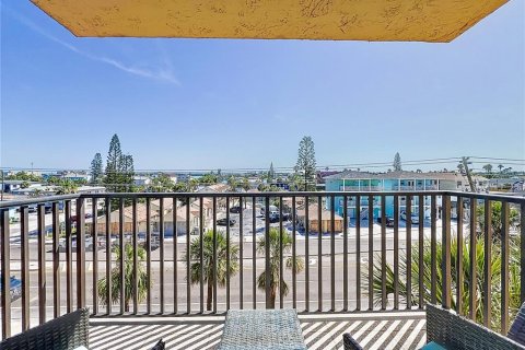 Condominio en venta en Madeira Beach, Florida, 2 dormitorios, 131.46 m2 № 1761421 - foto 15