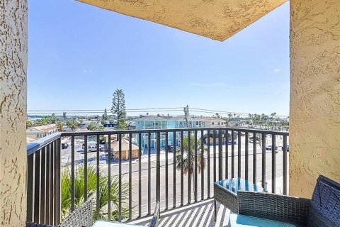 Condominio en venta en Madeira Beach, Florida, 2 dormitorios, 131.46 m2 № 1761421 - foto 21