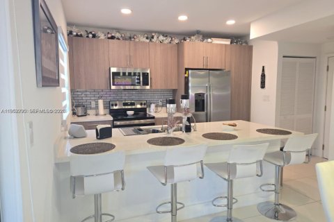 Снять в аренду виллу или дом в Флорида-Сити, Флорида 5 спален, 176.7м2, № 2006584 - фото 6