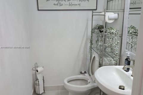 Снять в аренду виллу или дом в Флорида-Сити, Флорида 5 спален, 176.7м2, № 2006584 - фото 17