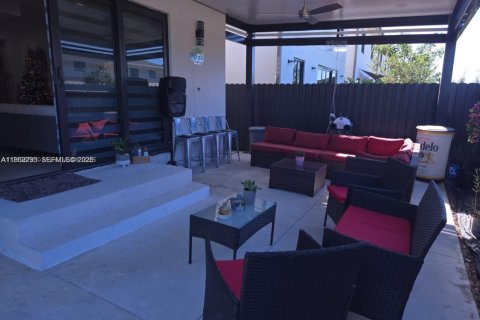 Снять в аренду виллу или дом в Флорида-Сити, Флорида 5 спален, 176.7м2, № 2006584 - фото 24