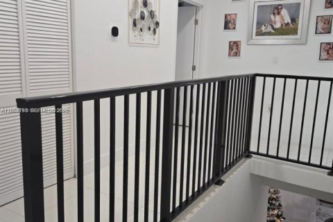 Снять в аренду виллу или дом в Флорида-Сити, Флорида 5 спален, 176.7м2, № 2006584 - фото 11