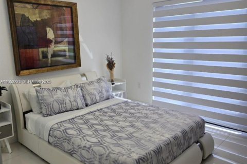 Снять в аренду виллу или дом в Флорида-Сити, Флорида 5 спален, 176.7м2, № 2006584 - фото 13