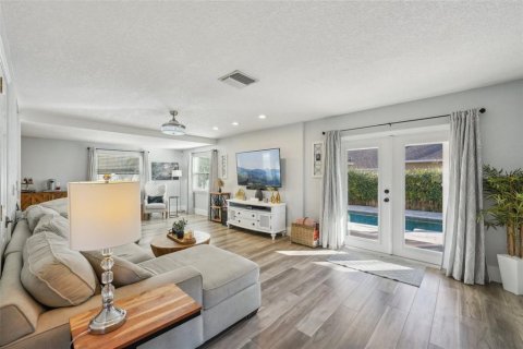 Villa ou maison à vendre à Seminole, Floride: 3 chambres, 220.74 m2 № 1546724 - photo 11