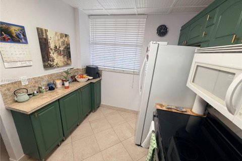 Copropriété à vendre à Lauderhill, Floride: 2 chambres, 102.19 m2 № 2090068 - photo 6