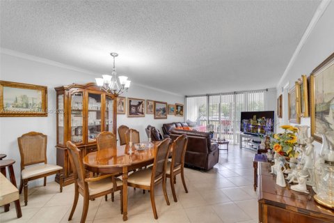 Copropriété à vendre à Lauderhill, Floride: 2 chambres, 102.19 m2 № 2090068 - photo 3