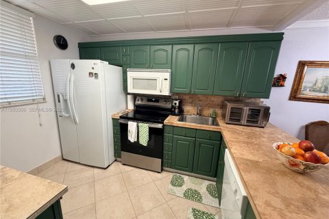 Copropriété à vendre à Lauderhill, Floride: 2 chambres, 102.19 m2 № 2090068 - photo 5