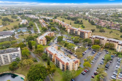 Copropriété à vendre à Lauderhill, Floride: 2 chambres, 102.19 m2 № 2090068 - photo 26