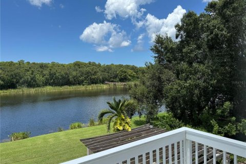 Townhouse in Palm Harbor, Florida 4 bedrooms, 304.72 sq.m. № 2212070 - photo 20