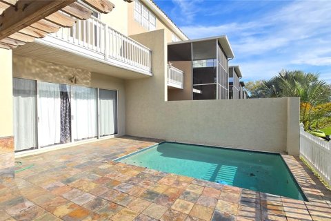 Townhouse in Palm Harbor, Florida 4 bedrooms, 304.72 sq.m. № 2212070 - photo 21