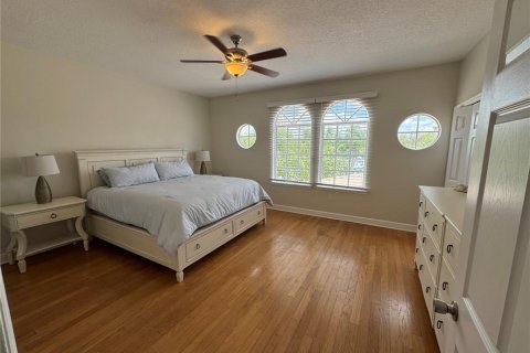 Townhouse in Palm Harbor, Florida 4 bedrooms, 304.72 sq.m. № 2212070 - photo 12