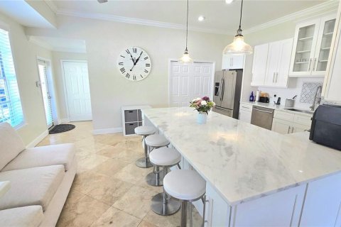 Townhouse in Palm Harbor, Florida 4 bedrooms, 304.72 sq.m. № 2212070 - photo 2