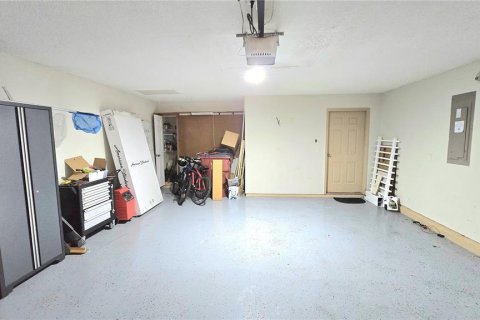 Townhouse in Palm Harbor, Florida 4 bedrooms, 304.72 sq.m. № 2212070 - photo 26